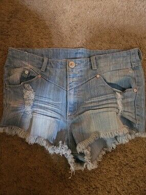 Almost Famous Crave Fame Womens Shorts Size 11
